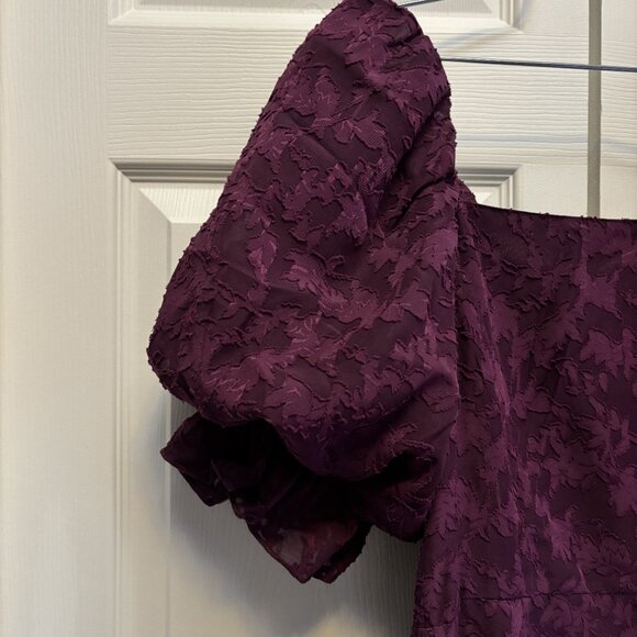 NWT, Women's Burgundy Lace Dress Size Medium. - Picture 4 of 5